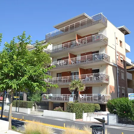 Monica Apartment *